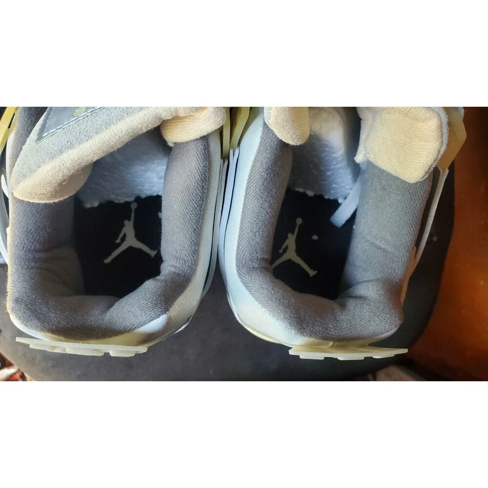 Air Jordan 4 Retro SE Craft Photon Dust. Size 10